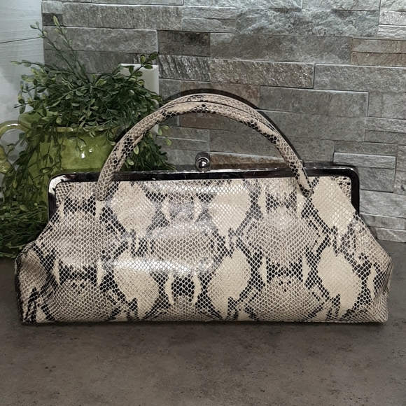 VINTAGE CLASSY BANANA REPUBLIC LEATHER FAUX SNAKE KISS LOCK SATCHEL - Picture 1 of 12